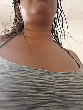 Snapshot of LillyCici chatting on December 19, 2024, 1:07 pm LillyCici online show from December 19, 2024, 1:07 pm