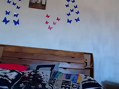 Snapshot of Princess_Ariahsquirty chatting on October 7, 2025, 8:37 am Princess Ariahsquirty online show from October 7, 2025, 8:37 am