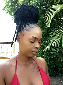 Snapshot of LuciousLips96 chatting on October 8, 2025, 10:28 am LuciousLips96 online show from October 8, 2025, 10:28 am