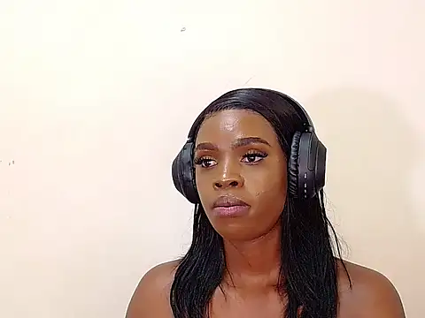 Snapshot of LuciousLips96 chatting on March 19, 2025, 10:22 am LuciousLips96 online show from March 19, 2025, 10:22 am