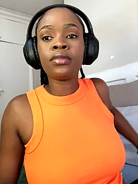 Snapshot of LuciousLips96 chatting on September 25, 2025, 9:48 am LuciousLips96 online show from September 25, 2025, 9:48 am