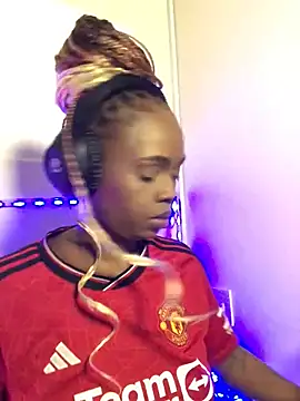 Snapshot of LuciousLips96 chatting on October 19, 2025, 5:59 pm LuciousLips96 online show from October 19, 2025, 5:59 pm