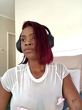 Snapshot of LuciousLips96 chatting on December 3, 2025, 8:58 am LuciousLips96 online show from December 3, 2025, 8:58 am