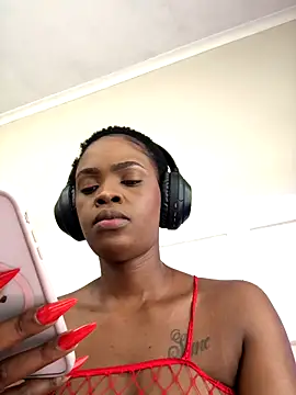 Snapshot of LuciousLips96 chatting on December 5, 2025, 12:15 pm LuciousLips96 online show from December 5, 2025, 12:15 pm