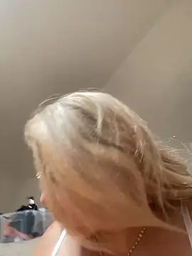 x elena x online show from March 21, 2025, 8:39 am