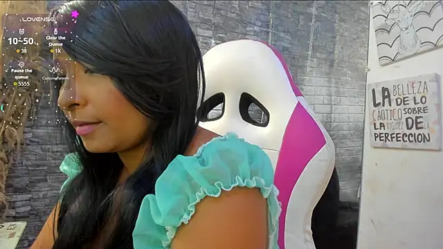 Snapshot of paola_ih chatting on July 18, 2026, 2:14 pm paola ih online show from July 18, 2026, 2:14 pm