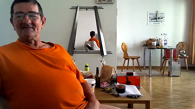 Snapshot of silvio-aus-luzern-CH chatting on July 10, 2026, 8:47 am silvio-aus-luzern-CH online show from July 10, 2026, 8:47 am