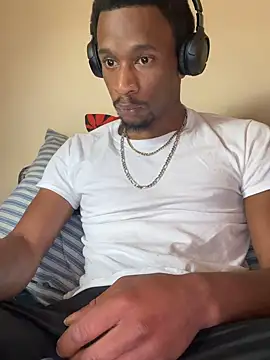 Snapshot of Tristris100 chatting on September 15, 2025, 4:40 pm Tristris100 online show from September 15, 2025, 4:40 pm