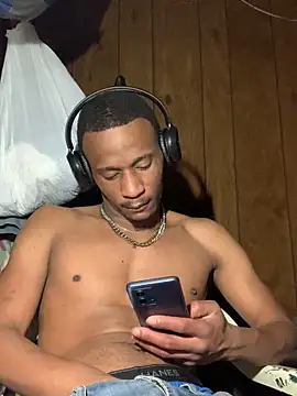 Snapshot of Tristris100 chatting on December 9, 2024, 2:13 am Tristris100 online show from December 9, 2024, 2:13 am