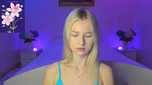 Snapshot of AnnaCarrera chatting on November 11, 2025, 8:25 pm AnnaCarrera online show from November 11, 2025, 8:25 pm