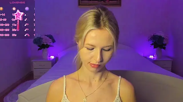 Snapshot of AnnaCarrera chatting on November 21, 2025, 6:18 pm AnnaCarrera online show from November 21, 2025, 6:18 pm