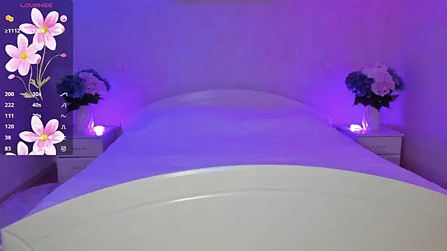 Snapshot of AnnaCarrera chatting on November 4, 2025, 6:44 pm AnnaCarrera online show from November 4, 2025, 6:44 pm