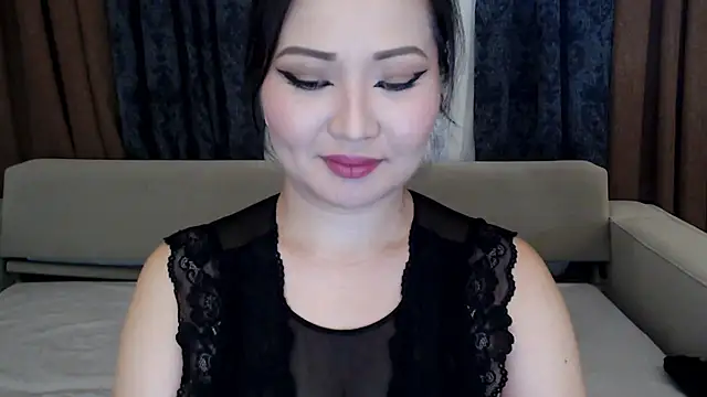 DanyMin online show from November 17, 2025, 7:34 am