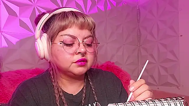 Snapshot of Satyn_doll chatting on December 4, 2025, 12:09 am Satyn doll online show from December 4, 2025, 12:09 am