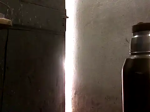 Snapshot of Silari1977 chatting on December 3, 2025, 3:11 pm Silari1977 online show from December 3, 2025, 3:11 pm