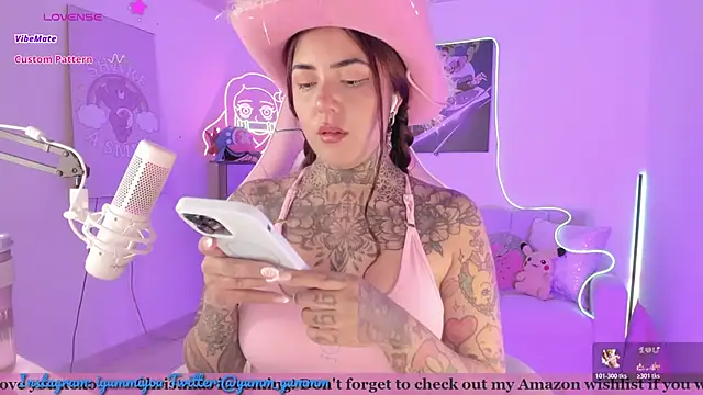 cute catlyn online show from December 4, 2025, 5:34 pm