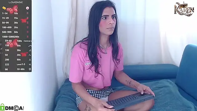 karen sofia  online show from April 14, 2026, 9:53 pm