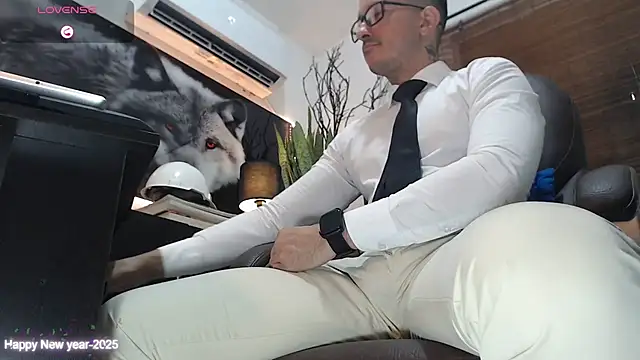 Snapshot of randyluke chatting on February 25, 2025, 7:27 pm randyluke online show from February 25, 2025, 7:27 pm