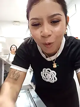 Snapshot of little_susie chatting on November 3, 2025, 9:35 am little susie online show from November 3, 2025, 9:35 am