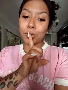 Snapshot of little_susie chatting on September 27, 2025, 11:27 am little susie online show from September 27, 2025, 11:27 am