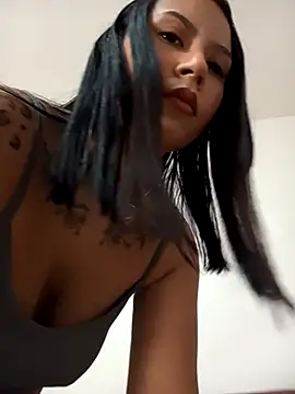 Snapshot of little_susie chatting on October 2, 2025, 8:18 am little susie online show from October 2, 2025, 8:18 am