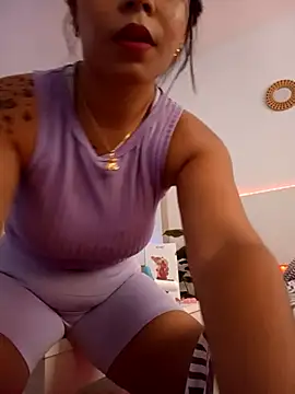 Snapshot of little_susie chatting on October 1, 2025, 8:08 am little susie online show from October 1, 2025, 8:08 am