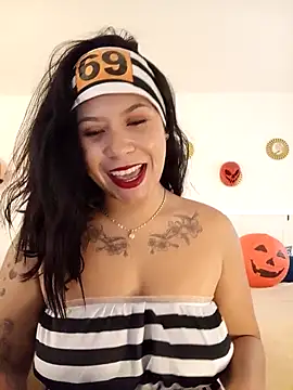 Snapshot of little_susie chatting on October 30, 2025, 9:40 am little susie online show from October 30, 2025, 9:40 am