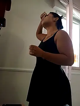 Snapshot of little_susie chatting on September 25, 2025, 7:58 am little susie online show from September 25, 2025, 7:58 am