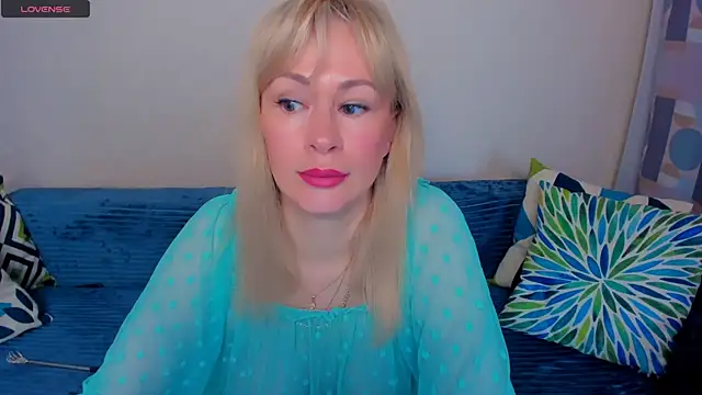 EllenMoore online show from June 28, 2026, 3:02 am