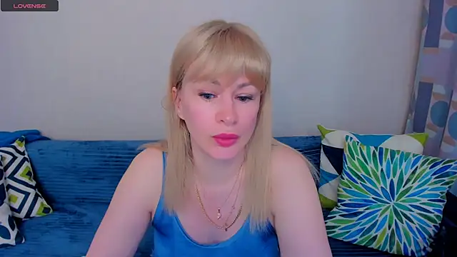 EllenMoore online show from June 11, 2026, 3:03 am