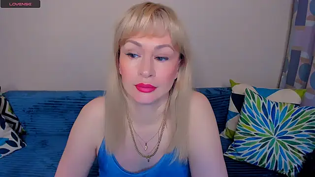 EllenMoore online show from June 27, 2026, 3:12 am