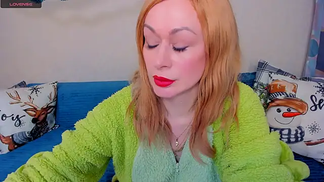 Snapshot of EllenMoore chatting on January 6, 2026, 3:10 am EllenMoore online show from January 6, 2026, 3:10 am