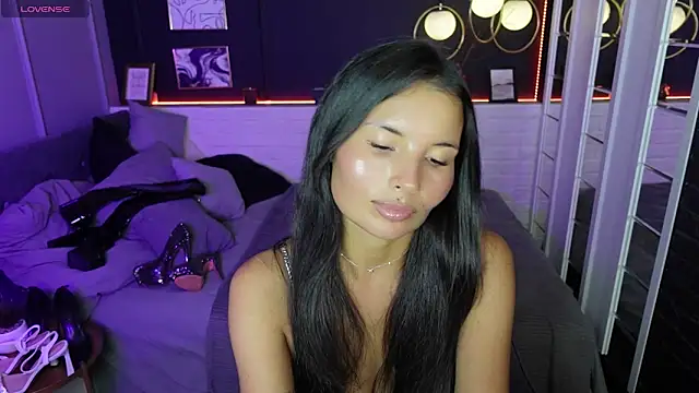 Snapshot of ErikaSoft chatting on March 11, 2025, 8:52 am ErikaSoft online show from March 11, 2025, 8:52 am