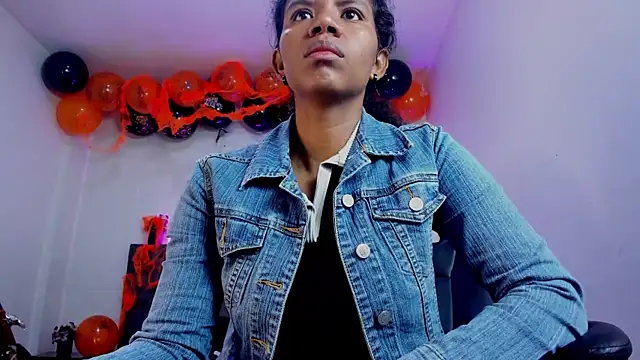 Snapshot of Ellie_Alves chatting on October 28, 2025, 12:48 pm Ellie Alves online show from October 28, 2025, 12:48 pm