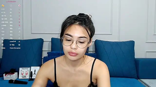 kwana colada online show from November 10, 2025, 12:43 pm