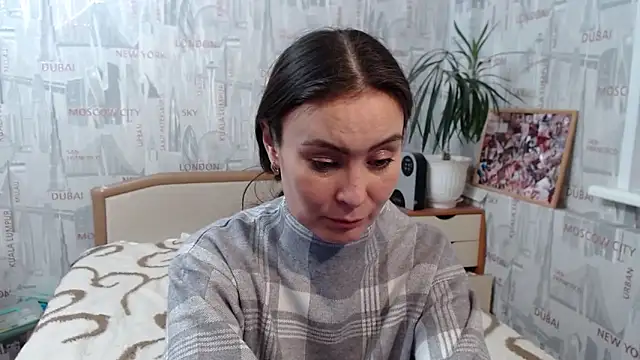 Snapshot of GinaQSoul chatting on October 16, 2025, 3:42 pm GinaQSoul online show from October 16, 2025, 3:42 pm