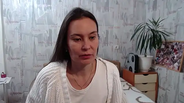 Snapshot of GinaQSoul chatting on September 17, 2025, 11:56 am GinaQSoul online show from September 17, 2025, 11:56 am