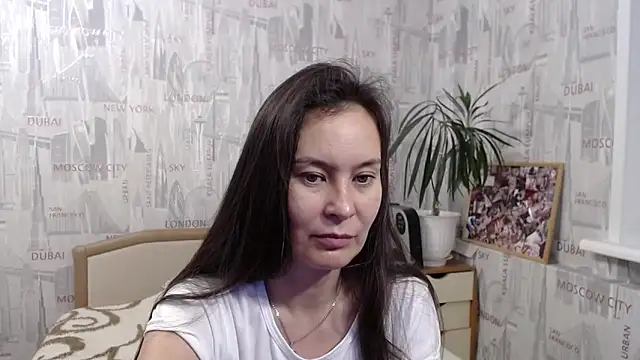 Snapshot of GinaQSoul chatting on September 10, 2025, 4:28 pm GinaQSoul online show from September 10, 2025, 4:28 pm