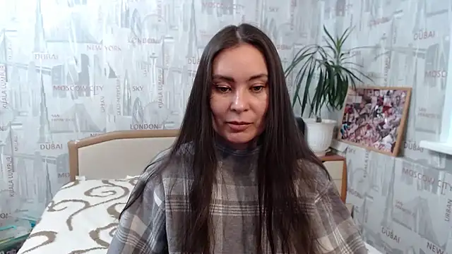 Snapshot of GinaQSoul chatting on October 17, 2025, 10:07 am GinaQSoul online show from October 17, 2025, 10:07 am