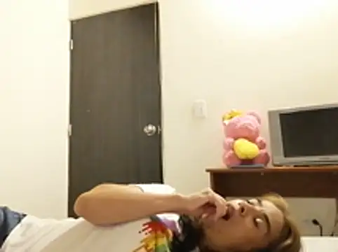 mari657 online show from February 4, 2025, 7:33 pm