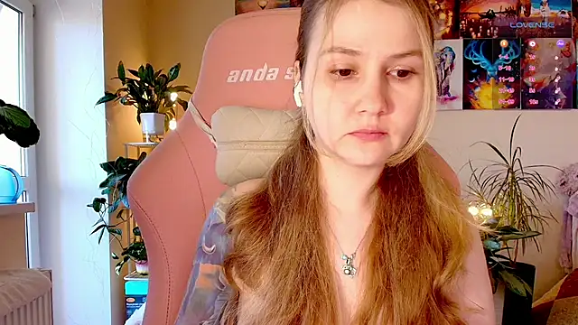 Snapshot of GoodWitch_ chatting on October 3, 2025, 7:43 am GoodWitch  online show from October 3, 2025, 7:43 am