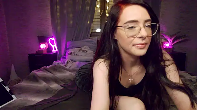 Carmen Monroe online show from November 28, 2025, 8:20 pm