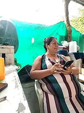 Brenda Berck  online show from March 7, 2026, 10:15 pm