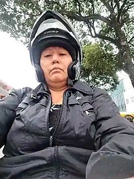 Brenda Berck  online show from March 17, 2026, 1:47 pm