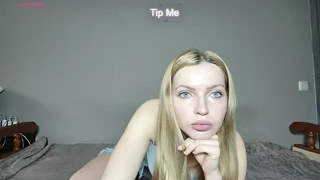 Snapshot of JuiliOnesunray chatting on January 9, 2026, 7:04 am JuiliOnesunray online show from January 9, 2026, 7:04 am