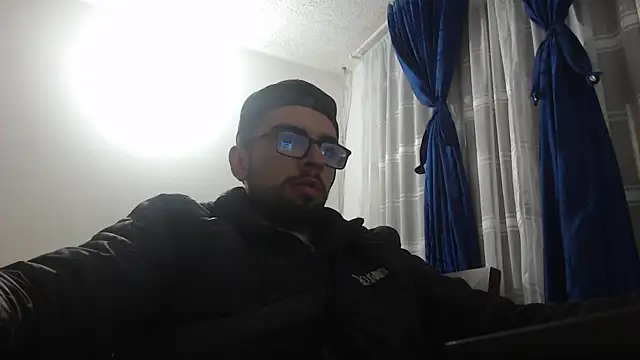 Snapshot of fvckolombianguyy chatting on February 7, 2025, 1:36 am fvckolombianguyy online show from February 7, 2025, 1:36 am