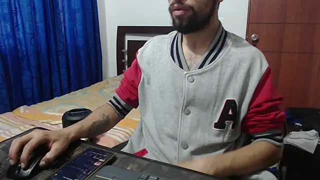 Snapshot of fvckolombianguyy chatting on March 4, 2025, 6:50 pm fvckolombianguyy online show from March 4, 2025, 6:50 pm