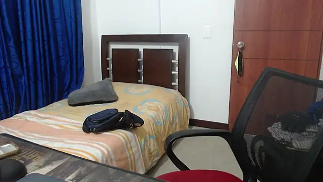 Snapshot of fvckolombianguyy chatting on March 2, 2025, 1:37 am fvckolombianguyy online show from March 2, 2025, 1:37 am