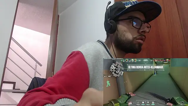 Snapshot of fvckolombianguyy chatting on February 16, 2025, 10:22 pm fvckolombianguyy online show from February 16, 2025, 10:22 pm