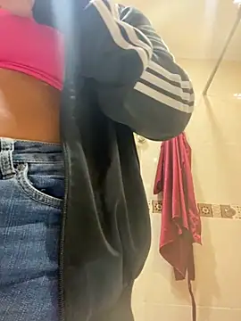 Snapshot of Fancyxlove chatting on October 22, 2025, 12:48 pm Fancyxlove online show from October 22, 2025, 12:48 pm